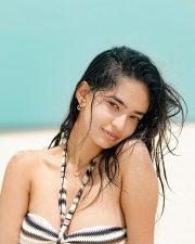 Sexy and Bold Anushka Sen in a Striped Beach Monokini Photos 03