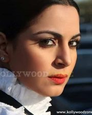 Shraddha Arya Hot Pics 02