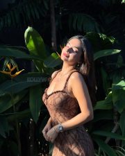 Sizzling Anushka Sen in a Brown Bodycon Dress Photos 07