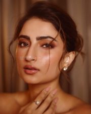 Stunning Palak Tiwari in a Beige Princess Mini Gown Photos 01