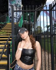 Stylish Palak Tiwari in a Black Leather Bralette Crop Top and Blue Jeans Photos 02