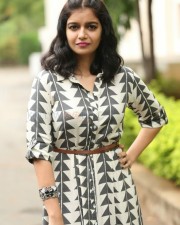Swathi Reddy At London Babulu Movie Teaser Launch Photos 12