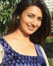 TV Actress Divyanka Tripathi Photos 10