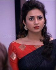 TV Actress Divyanka Tripathi Photos 15