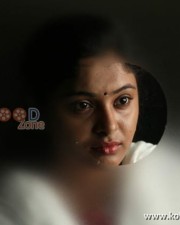 Thottal Thodarum Movie Heroine Arundhati Pictures 02