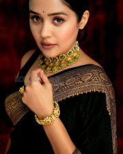 Keralam Actress Ananya Saree Pictures 02