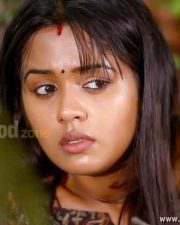 Yaar Ival Movie Heroine Ananya Photos 17