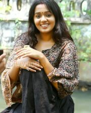 Yaar Ival Movie Heroine Ananya Photos 18