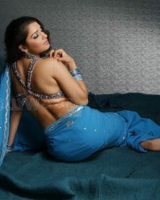 Actress Nikita Thukral Spicy Navel Photos 01