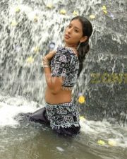 Hot Sexy Samiksha Stills019
