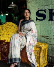 Regina Cassandra Black and White Checkered Saree Photoshoot Pictures 03