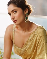 Sexy Ankita Lokhande in a Golden Saree Pictures 01