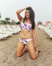 Aahana Kumra Sexy Bikini Photos 10
