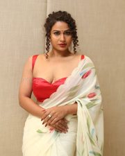 Actress Doulath Sulthana at Bachchalamalli Pre Release Event Photos 32