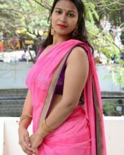 Actress Inaya Sultana at Prasanna Bhumi Entertainments Movie Opening Photos 04