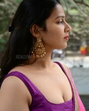 Actress Inaya Sultana at Prasanna Bhumi Entertainments Movie Opening Photos 40