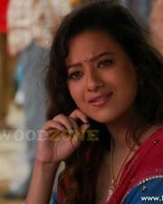 Actress Madalasa Sharma Sexy Hot Stills 87