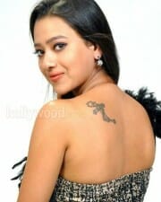 Actress Madalasa Sharma Sexy Photos 17
