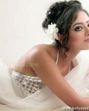 Actress Madalasa Sharma Sexy Pictures 09
