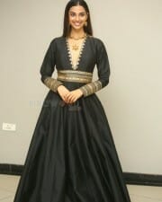 Actress Meenakshi Chaudhary at Hit The Second Case Movie Trailer Launch Photos 20