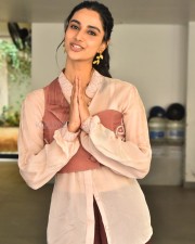 Actress Meenakshi Chaudhary at Lucky Baskhar Interview Photos 35