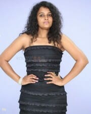 Actress Sonia At Mayaamaal Pre Release Event Pictures 31