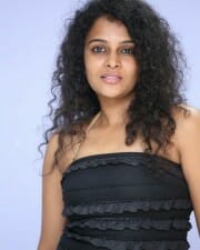 Actress Sonia At Mayaamaal Pre Release Event Pictures 34