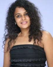 Actress Sonia At Mayaamaal Pre Release Event Pictures 35