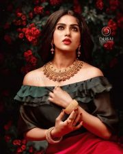 Actress Swasika Photoshoot Pic 01