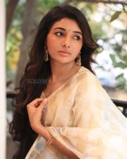 Birthmark Actress Mirnaa Menon in a White Saree Pictures 04