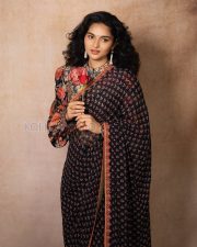 Charming Actress Kayadu Lohar in a Blue Floral Printed Kurta Photos 03 Charming Actress Kayadu Lohar in a Blue Floral Printed Kurta Photos 03