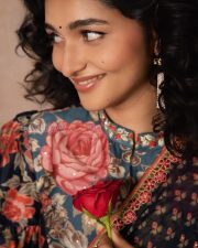 Charming Actress Kayadu Lohar in a Blue Floral Printed Kurta Photos 04 Charming Actress Kayadu Lohar in a Blue Floral Printed Kurta Photos 04