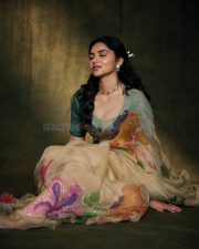 Enchanting Actress Kayadu Lohar in a Cream Floral Organza Saree with Teal Blouse Photos 03 Enchanting Actress Kayadu Lohar in a Cream Floral Organza Saree with Teal Blouse Photos 03