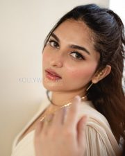 Graceful Actress Kayadu Lohar in a Cream Draped Saree Photos 03 Graceful Actress Kayadu Lohar in a Cream Draped Saree Photos 03