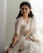 Graceful Actress Kayadu Lohar in a Cream Organza Saree With Embroidered Border Photos 02 Graceful Actress Kayadu Lohar in a Cream Organza Saree With Embroidered Border Photos 02