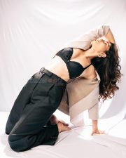 Hot Kayadu Lohar in a Black Lace Bra Picture 01