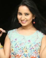 Ishika Singh New Photos 04