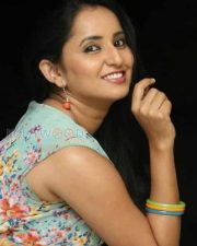 Ishika Singh New Photos 13