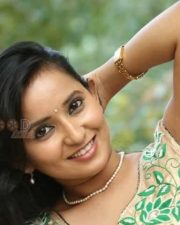 Ishika Singh Photos 03