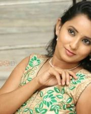 Ishika Singh Photos 07