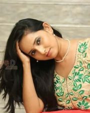 Ishika Singh Photos 09