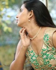 Ishika Singh Photos 10