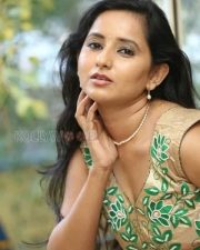 Ishika Singh Photos 11