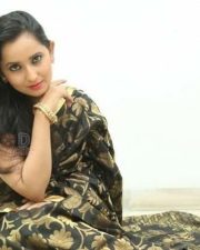 Ishika Singh Photoshoot Pictures 03