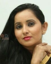 Ishika Singh Photoshoot Pictures 14