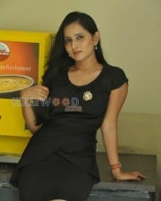 Ishika Singh Pictures 11