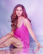 Kayadu Lohar Sexy in Pink Picture 01