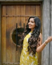 Kerala Beauty Rajisha Vijayan Pictures 01