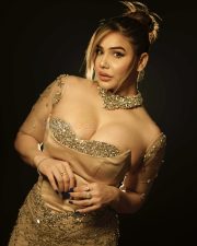 Lets Play Blind Har Chaal Ek Dhokha Actress Kangna Sharma in a Nude Bodycon Gown Photos 03