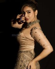 Lets Play Blind Har Chaal Ek Dhokha Actress Kangna Sharma in a Nude Bodycon Gown Photos 05